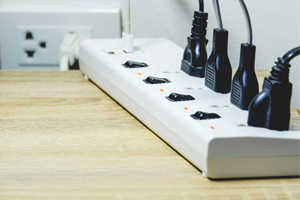 Comprehensive Guide to Power Surge Protectors – Protect Devices from Costly Damage